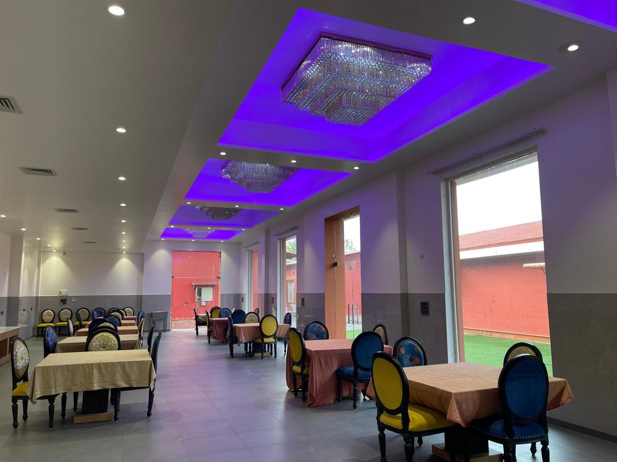 Sahib Farms And Resorts- Bakhtawarpur 4*